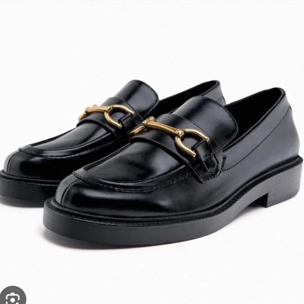 ZARA Woman SS23 Black Loafers with buckle REF:2514/110